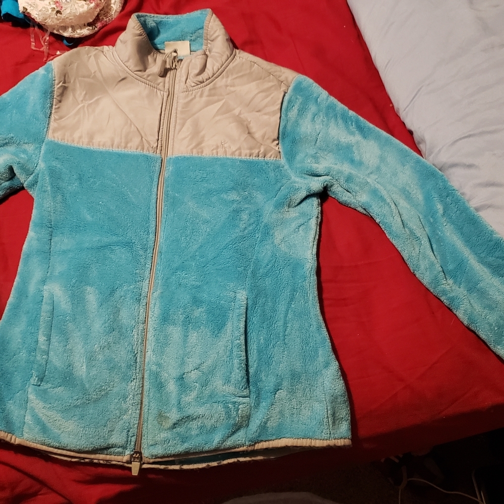 Sherpa like wind breaker.